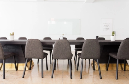 Organize a seminar on a private beach