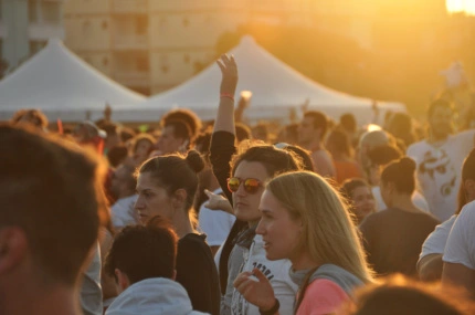 Organize a party on a private beach